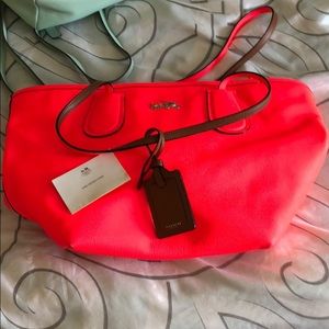 Big coach shoulder/hand bag plus guess watch free